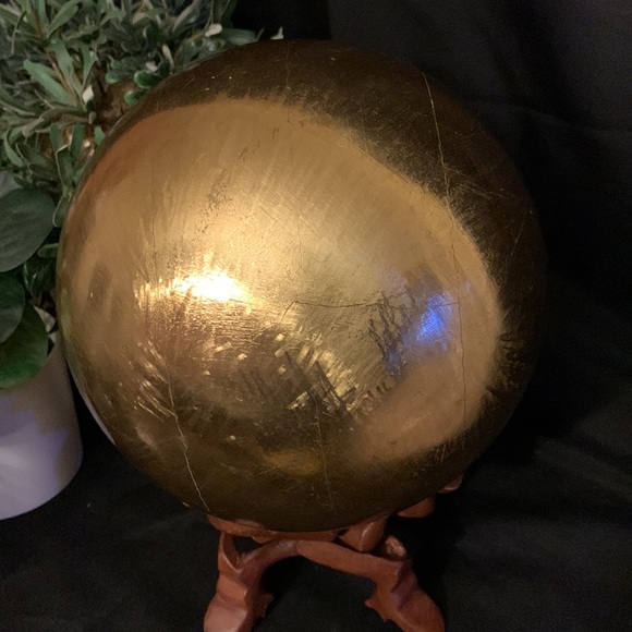 Large 7” diameter gilded solid wood sphere with wooden stand - Picture 10 of 14